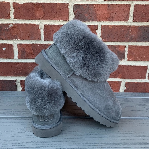 New UGG Classic Mini Fluff Bootie - Picture 1 of 13